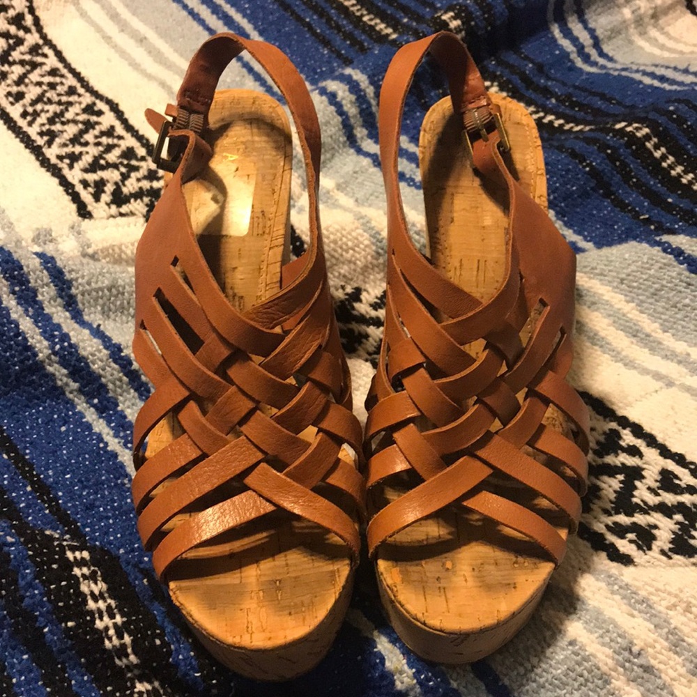 tan wedges!